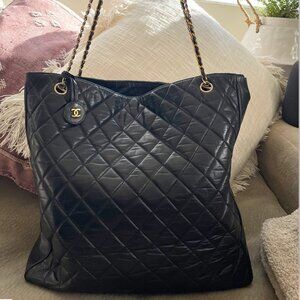 Authentic Vintage CHANEL Matelasse Lambskin Tote - Black